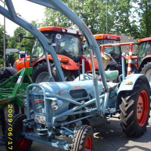 Reparatur historischer Schlepper